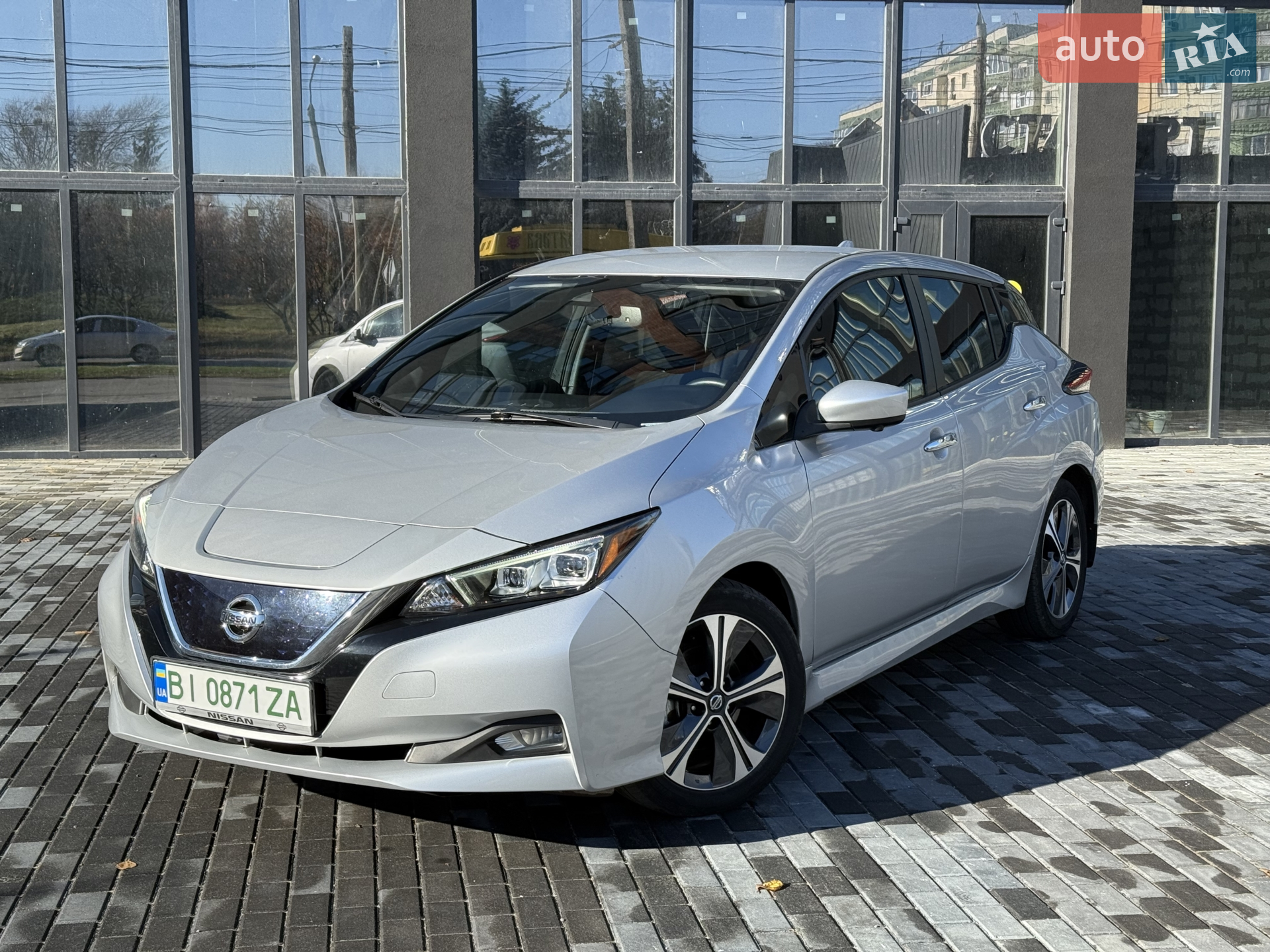 2020 Nissan Leaf - фото 1