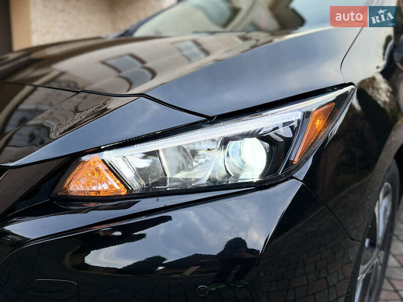 Хэтчбек Nissan Leaf 2018 в Черновцах