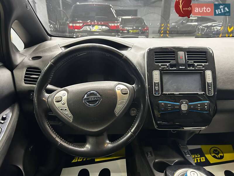 Хэтчбек Nissan Leaf 2014 в Черновцах