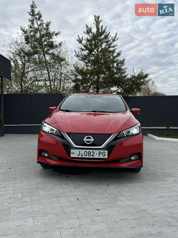 Хетчбек Nissan Leaf 2020 в Волочиську