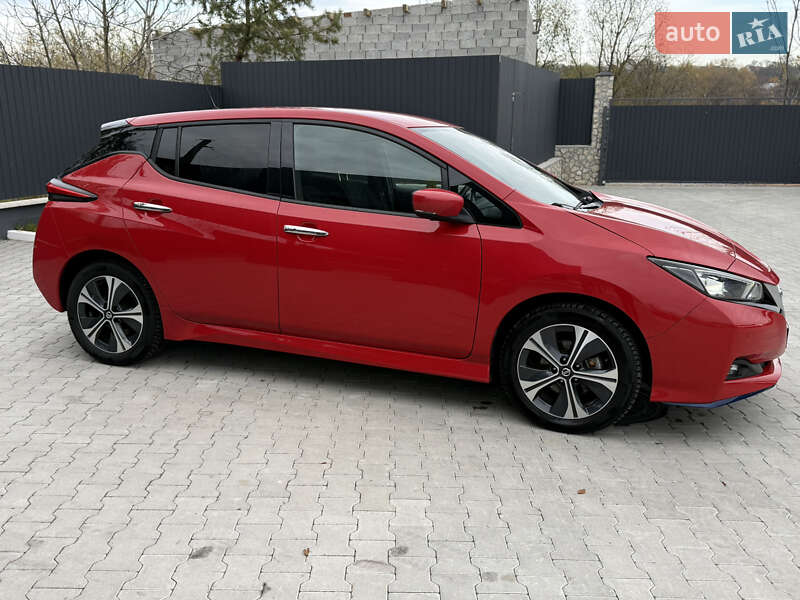 Хетчбек Nissan Leaf 2020 в Волочиську