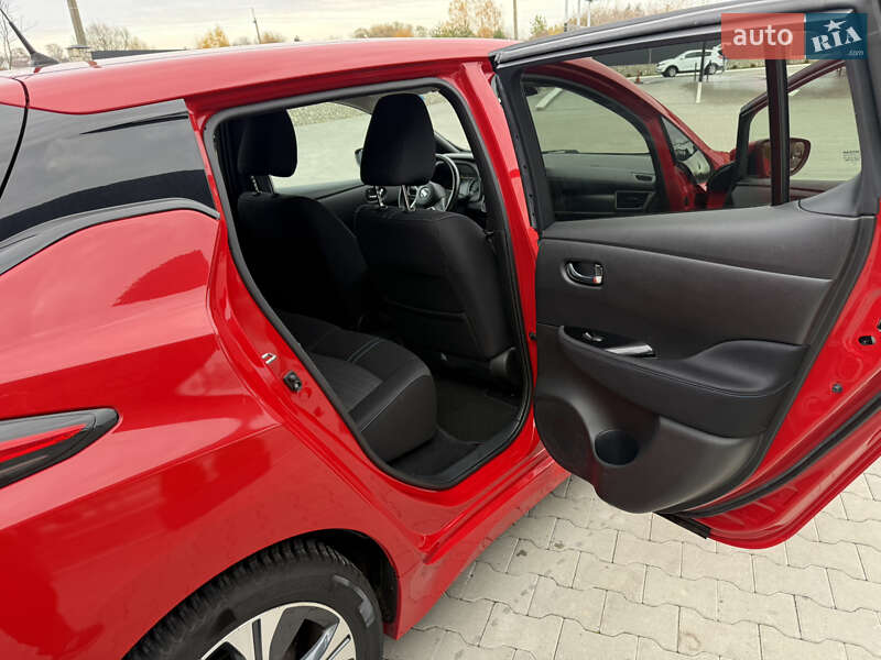 Хетчбек Nissan Leaf 2020 в Волочиську