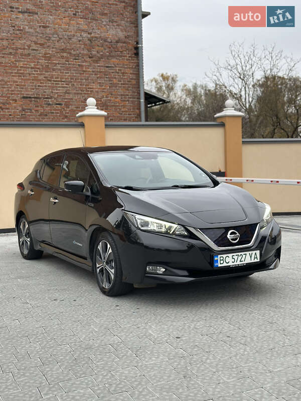 Хэтчбек Nissan Leaf 2018 в Львове фото Хэтчбек Nissan Leaf 2018 в Львове