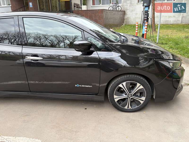 Хетчбек Nissan Leaf 2018 в Тернополі