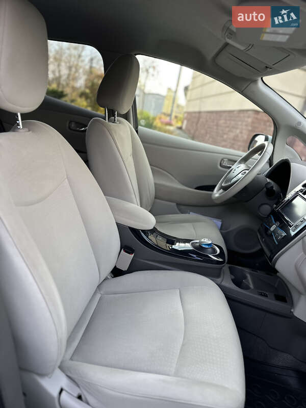 Хэтчбек Nissan Leaf 2012 в Золочеве фото 21 Хэтчбек Nissan Leaf 2012 в Золочеве