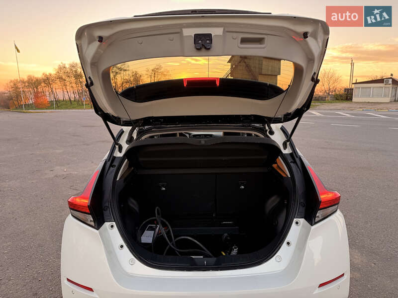 Хэтчбек Nissan Leaf 2018 в Черновцах