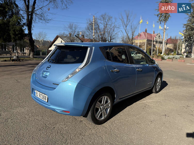 Хэтчбек Nissan Leaf 2012 в Калуше