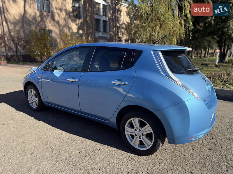 Хэтчбек Nissan Leaf 2012 в Калуше