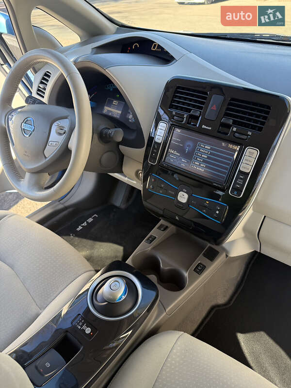 Хэтчбек Nissan Leaf 2012 в Калуше