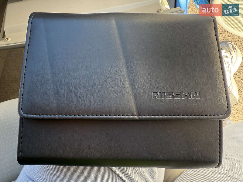 Хэтчбек Nissan Leaf 2012 в Калуше