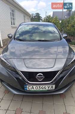 Хэтчбек Nissan Leaf 2017 в Умани