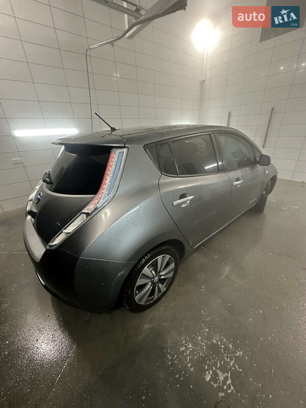 Хэтчбек Nissan Leaf 2013 в Владимире