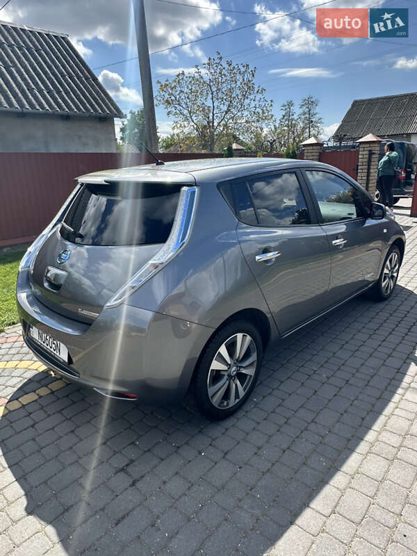 Хэтчбек Nissan Leaf 2013 в Владимире