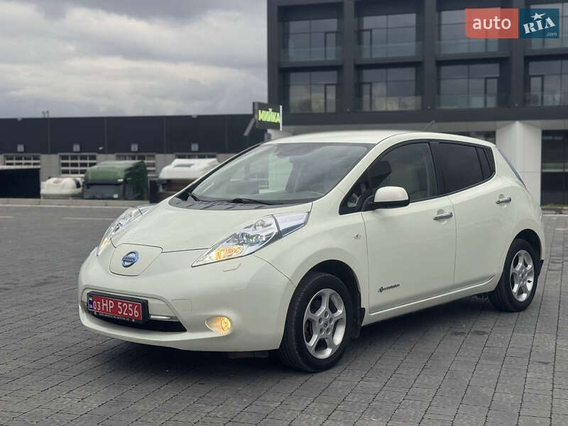 Хэтчбек Nissan Leaf 2013 в Львове