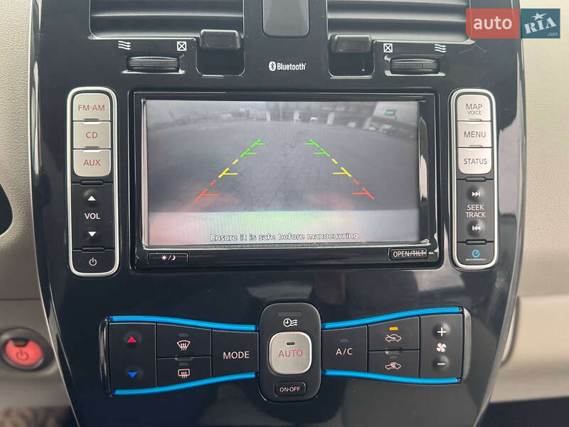 Хэтчбек Nissan Leaf 2013 в Львове