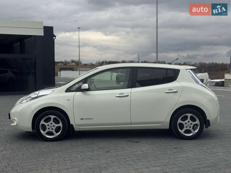 Хэтчбек Nissan Leaf 2013 в Львове