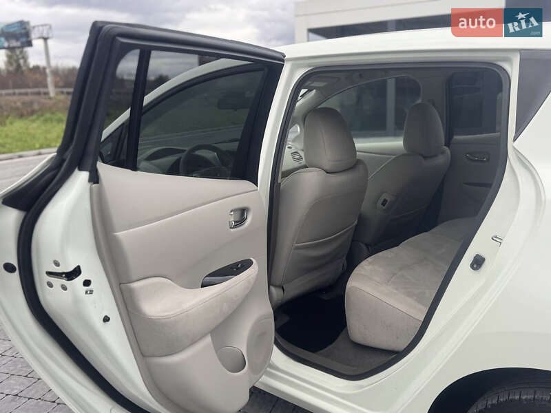 Хэтчбек Nissan Leaf 2013 в Львове