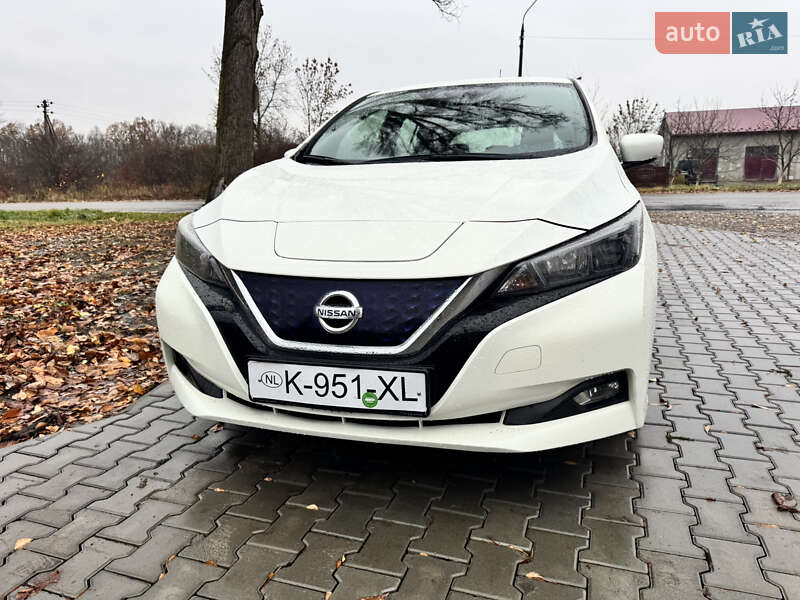 Хэтчбек Nissan Leaf 2021 в Новоселице