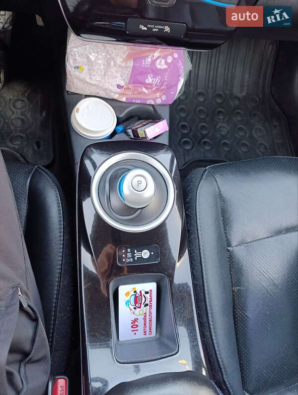 Хэтчбек Nissan Leaf 2013 в Любаре