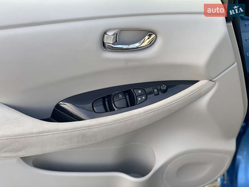 Хэтчбек Nissan Leaf 2011 в Луцке фото 43 Хэтчбек Nissan Leaf 2011 в Луцке