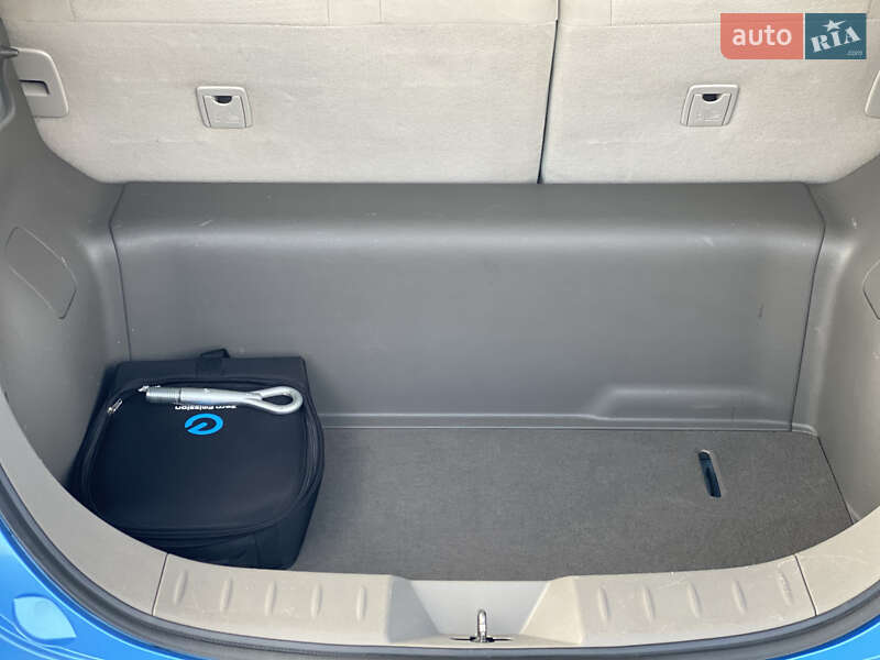 Хэтчбек Nissan Leaf 2011 в Луцке фото 66 Хэтчбек Nissan Leaf 2011 в Луцке