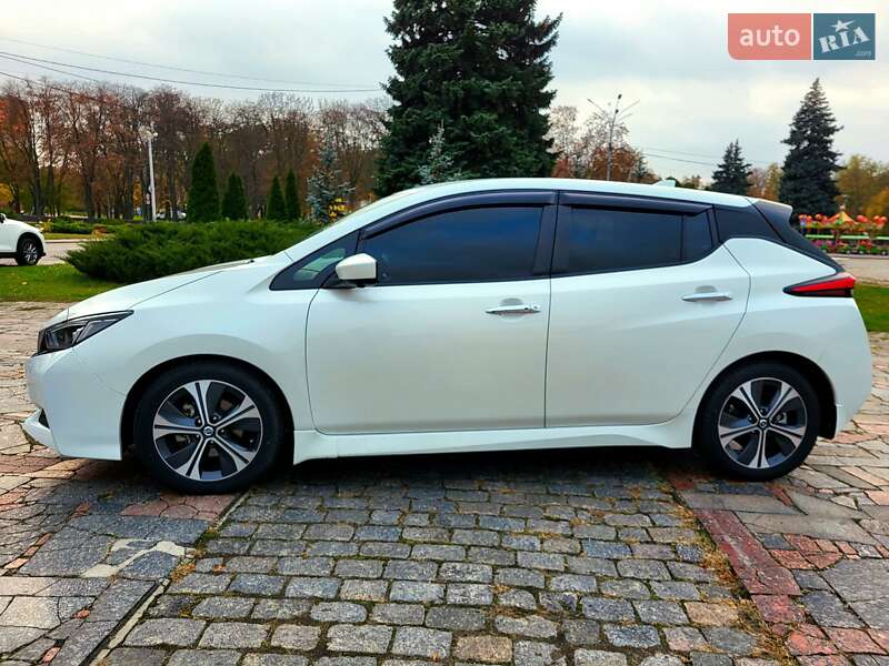 Хэтчбек Nissan Leaf 2020 в Кременчуге фото 5 Хэтчбек Nissan Leaf 2020 в Кременчуге