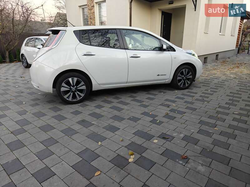 Хэтчбек Nissan Leaf 2013 в Ивано-Франковске