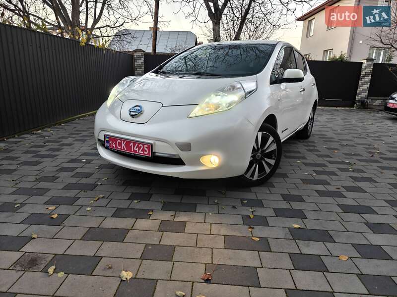 Хэтчбек Nissan Leaf 2013 в Ивано-Франковске