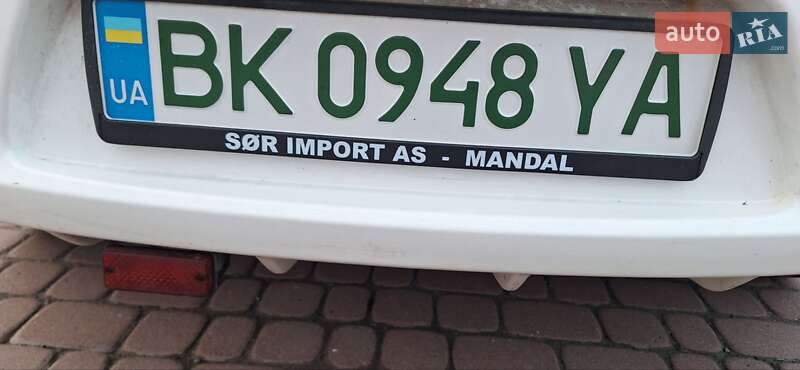 Хэтчбек Nissan Leaf 2013 в Ровно