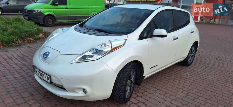 Хэтчбек Nissan Leaf 2013 в Ровно