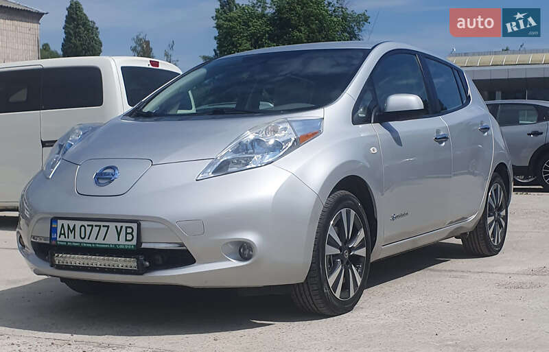 Хетчбек Nissan Leaf 2012 в Житомирі