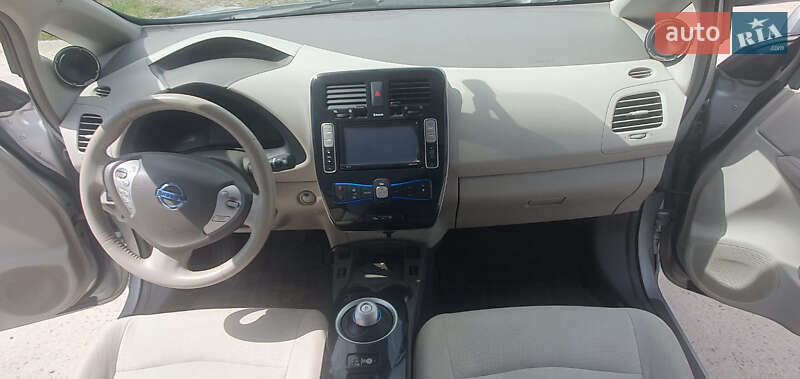 Хетчбек Nissan Leaf 2012 в Житомирі