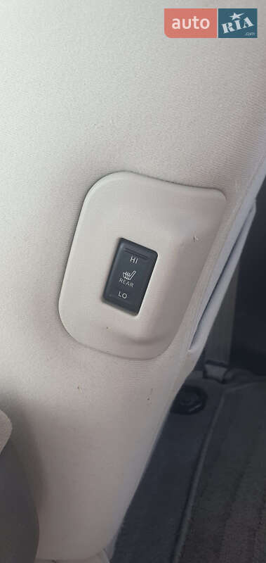 Хетчбек Nissan Leaf 2012 в Житомирі