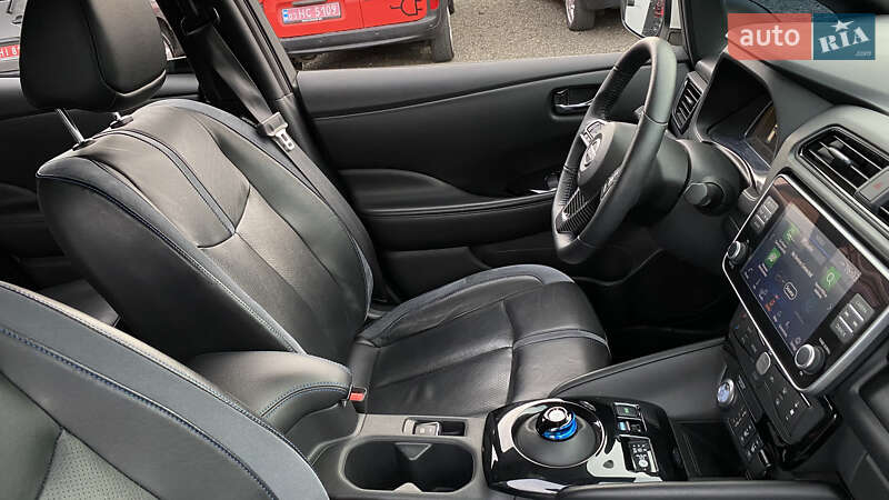 Хэтчбек Nissan Leaf 2023 в Луцке