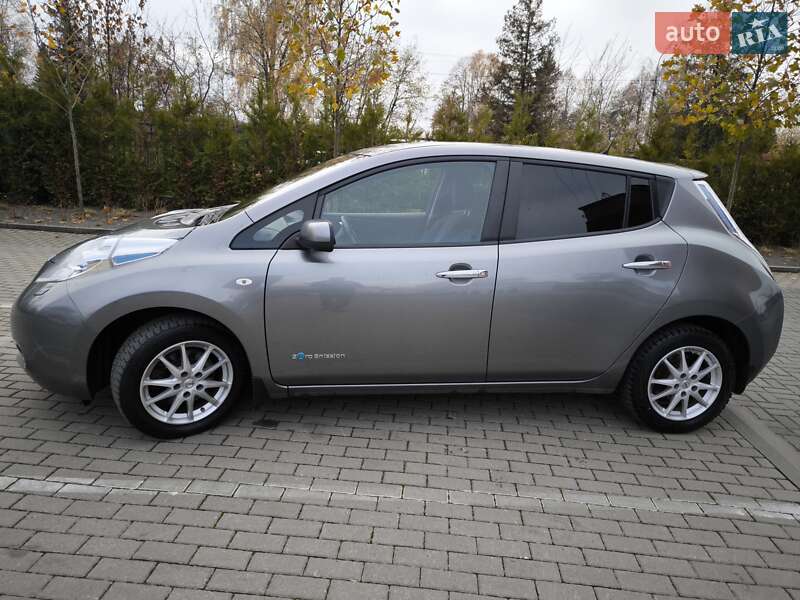 Хэтчбек Nissan Leaf 2016 в Львове