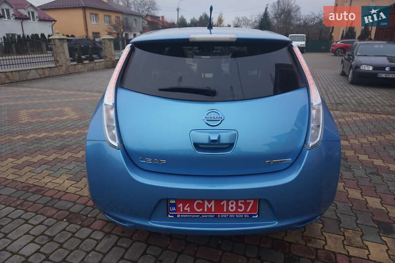 Хэтчбек Nissan Leaf 2011 в Самборе