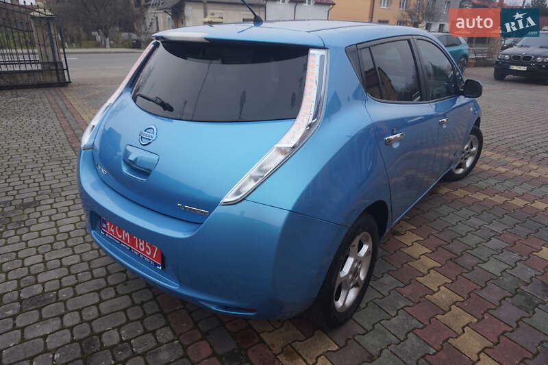 Хэтчбек Nissan Leaf 2011 в Самборе