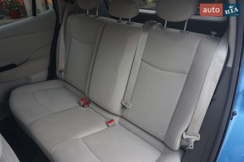 Хэтчбек Nissan Leaf 2011 в Самборе