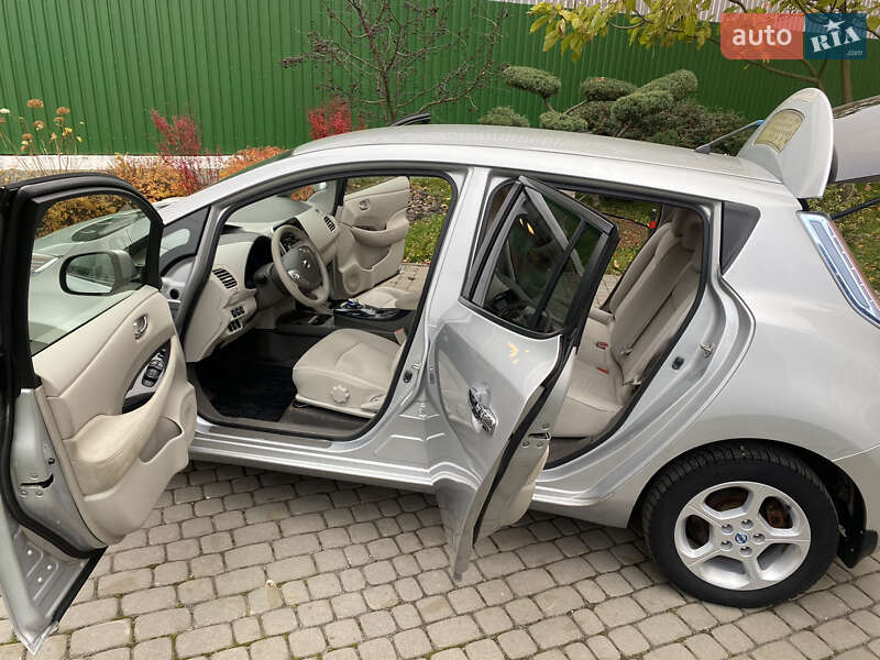 Хетчбек Nissan Leaf 2012 в Луцьку