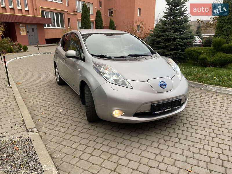 Хетчбек Nissan Leaf 2012 в Луцьку