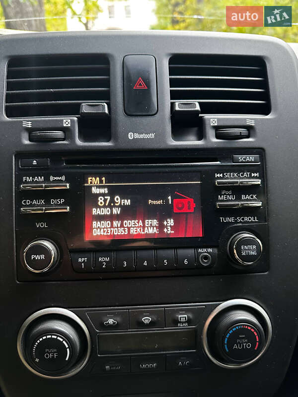 Хэтчбек Nissan Leaf 2015 в Одессе