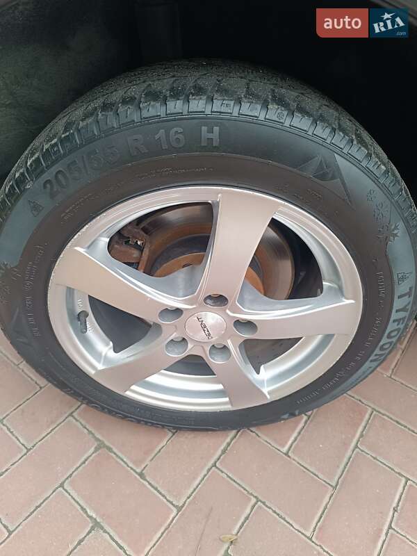 Хетчбек Nissan Leaf 2013 в Рівному фото 21 Хетчбек Nissan Leaf 2013 в Рівному