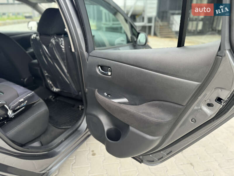 Хэтчбек Nissan Leaf 2015 в Калуше фото 32 Хэтчбек Nissan Leaf 2015 в Калуше