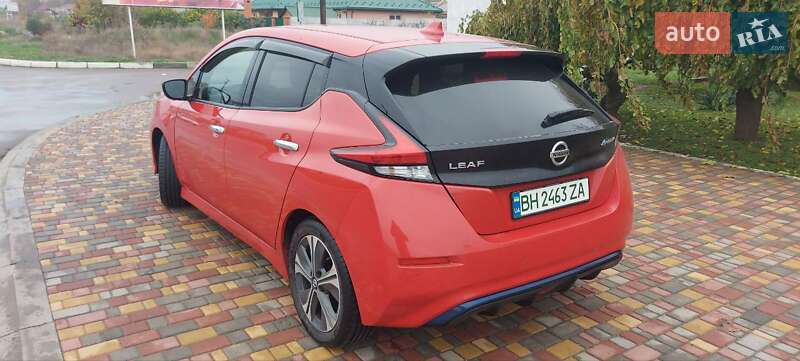 Хэтчбек Nissan Leaf 2021 в Черноморске
