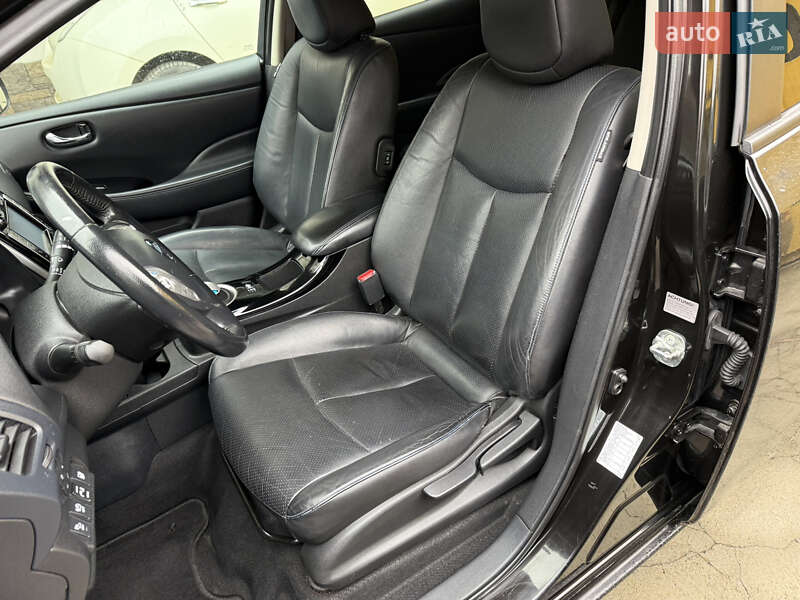Хетчбек Nissan Leaf 2014 в Умані