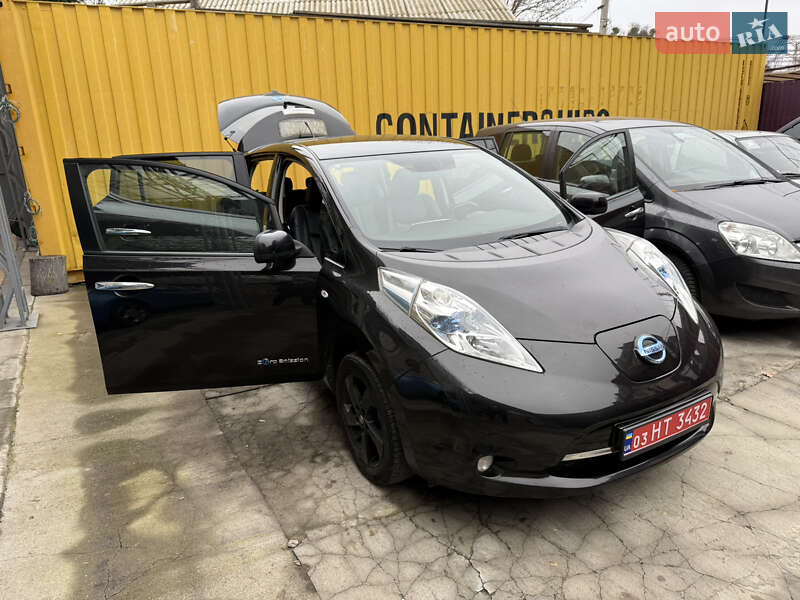 Хетчбек Nissan Leaf 2014 в Умані