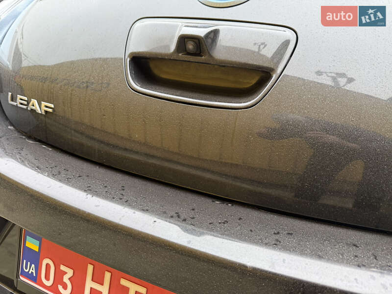 Хетчбек Nissan Leaf 2014 в Умані