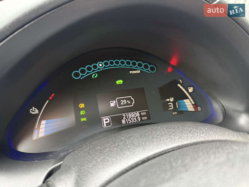 Хетчбек Nissan Leaf 2014 в Умані