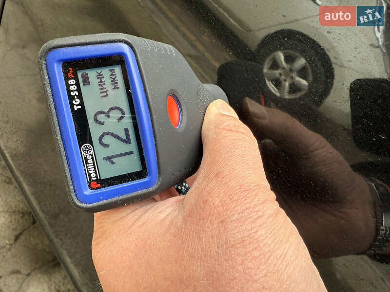 Хетчбек Nissan Leaf 2014 в Умані