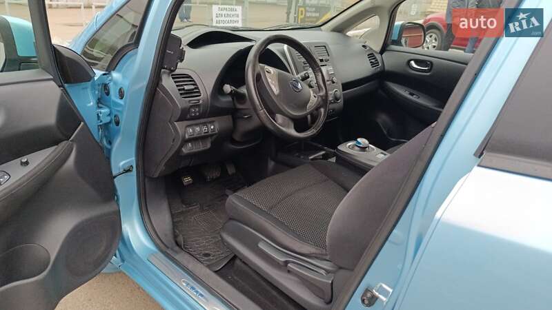 Хэтчбек Nissan Leaf 2014 в Чернигове